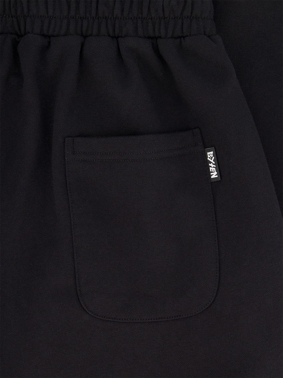 SIGNATURE SWEATPANTS